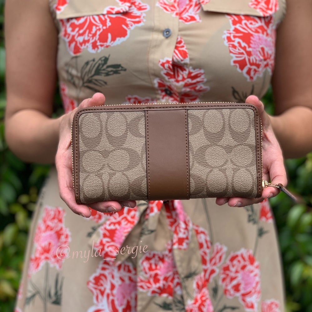 Coach Large Zip Accordion Signature Canvas Wallet - Picture 3 of 6